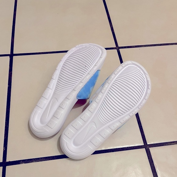 Mens Nike slides - Picture 3 of 7